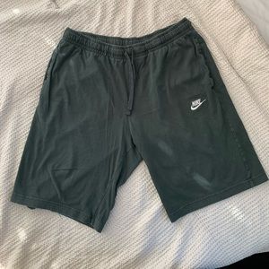 Comfy Nike Shorts | Men’s XL | Green